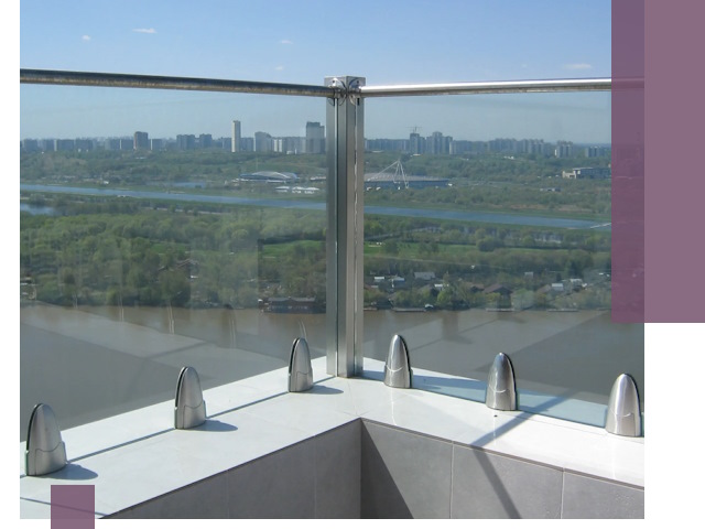 Стеклянные парапеты премиум класса в Бердске для домов и бизнесов