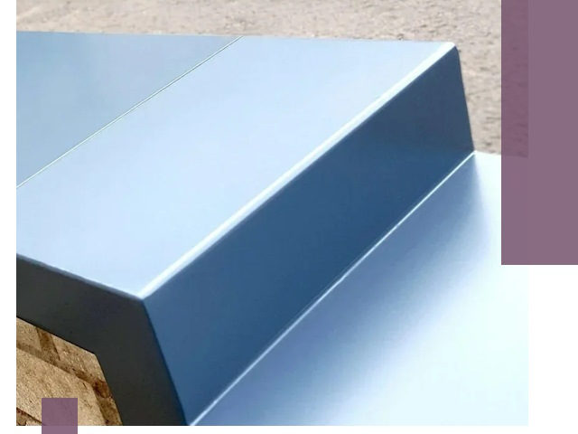 Крышки на парапет в Бердске: изготовление и монтаж под ключ