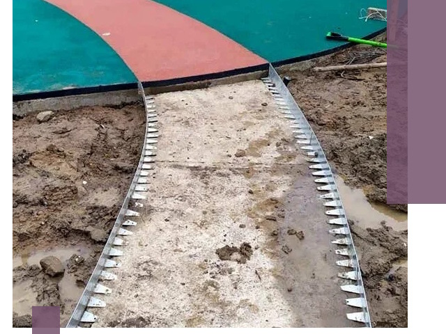 Металлические бордюры для дорожек в Бердске — монтаж и изготовление